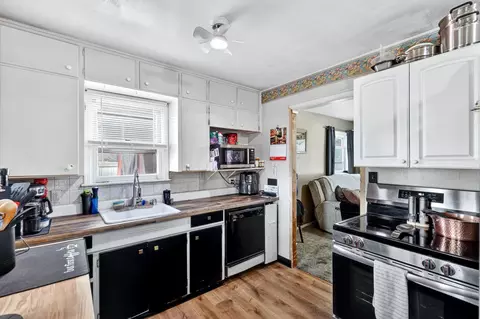 Kitchen - 824 E Joseph Ave, Spokane, WA 99208 photo 4 of 5