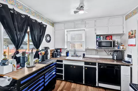 Kitchen - 824 E Joseph Ave, Spokane, WA 99208 photo 5 of 5