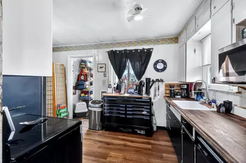 Kitchen - 824 E Joseph Ave, Spokane, WA 99208 photo 2 of 5