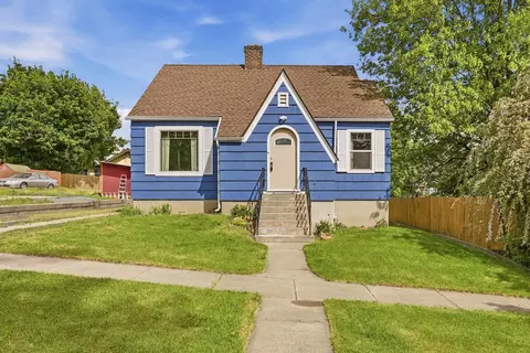 110 S Lake St, Tekoa, WA 99033
