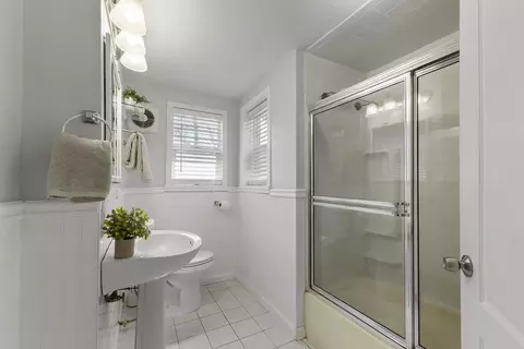 Bath - 6722 E 4th Ave, Spokane Valley, WA 99212 photo 2 of 4
