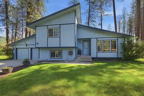 945 S Josephine Rd, Kettle Falls, WA 99141