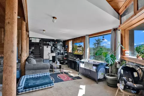 579 Blue Heron Rd, Newport, WA 99156