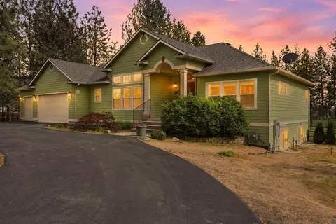 5865 Little Sandy Loop, Nine Mile Falls, WA 99026