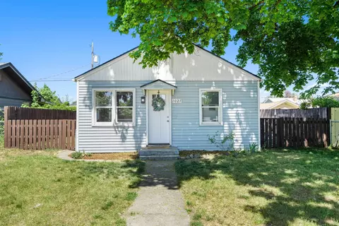 1027 E Princeton Ave, Spokane, WA 99207