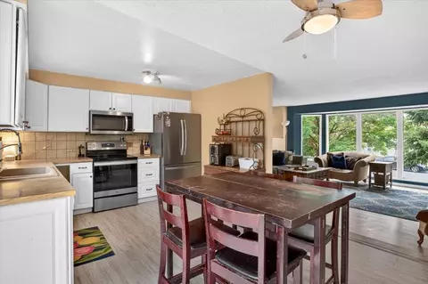 Kitchen - 610 E Vicksburg Ave, Spokane, WA 99208 photo 2 of 4