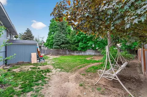 Exterior - 610 E Vicksburg Ave, Spokane, WA 99208 photo 8 of 13