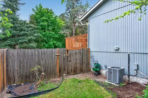 Exterior - 610 E Vicksburg Ave, Spokane, WA 99208 photo 12 of 13