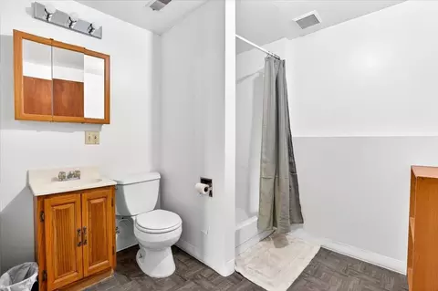 Bath - 610 E Vicksburg Ave, Spokane, WA 99208 photo 2 of 2