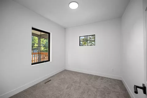 Bedroom - 2911 E Fairview Ave, Spokane, WA 99207 photo 1 of 4