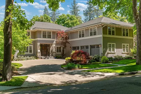 Exterior - 845 E Overbluff Rd, Spokane, WA 99203 photo 8 of 13