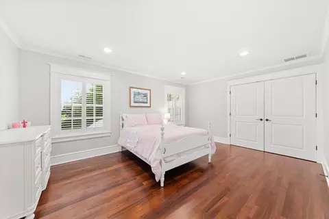 Bedroom - 845 E Overbluff Rd, Spokane, WA 99203 photo 3 of 4