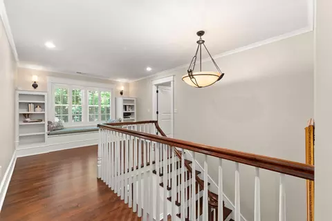 Entry Way - 845 E Overbluff Rd, Spokane, WA 99203 photo 3 of 3