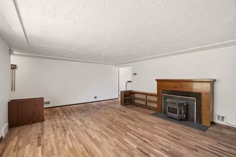 Living - 10121 E 4th Ave, Spokane Valley, WA 99206 photo 3 of 4