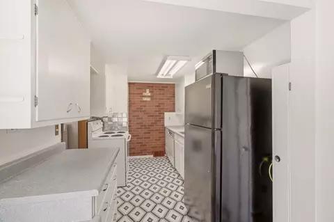 Kitchen - 10121 E 4th Ave, Spokane Valley, WA 99206 photo 3 of 3