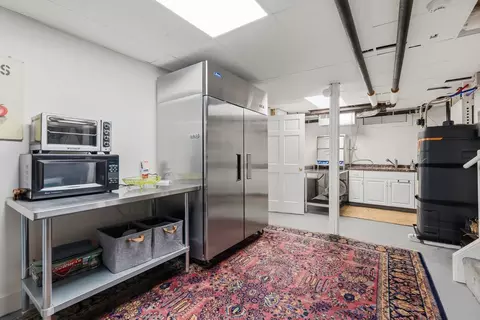 Kitchen - 1122 E 20th Ave, Spokane, WA 99203 photo 3 of 3