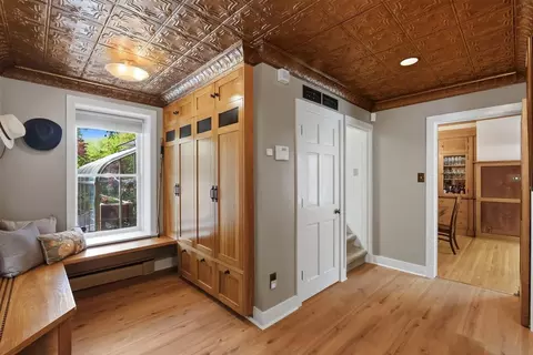 Entry Way - 1122 E 20th Ave, Spokane, WA 99203 photo 5 of 7