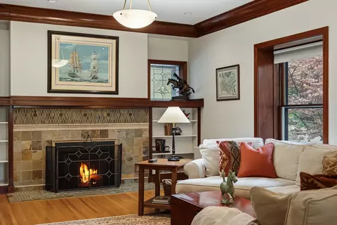 Living - 1122 E 20th Ave, Spokane, WA 99203 photo 1 of 4