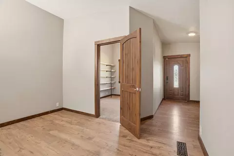 Entry Way - 4028 E 28th Ave, Spokane, WA 99223 photo 1 of 3
