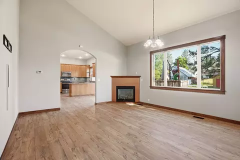 Living - 4028 E 28th Ave, Spokane, WA 99223 photo 2 of 3