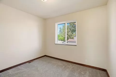 Bedroom - 4028 E 28th Ave, Spokane, WA 99223 photo 3 of 4
