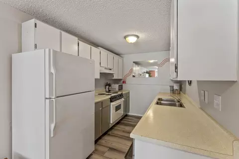 Kitchen - 2121 E Upriver Dr, Spokane, WA 99207 photo 2 of 2