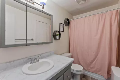 Bath - 2121 E Upriver Dr, Spokane, WA 99207 photo 1 of 1