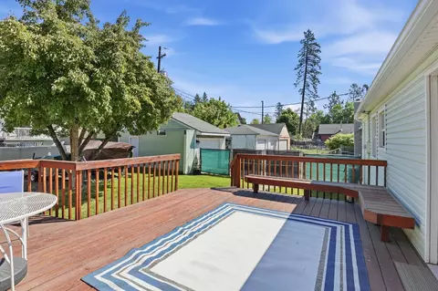 Exterior - 825 E 37th Ave, Spokane, WA 99203 photo 3 of 9