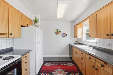 Kitchen - 825 E 37th Ave, Spokane, WA 99203 photo 2 of 5