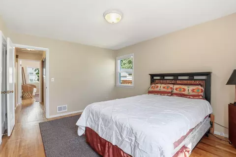 Bedroom - 825 E 37th Ave, Spokane, WA 99203 photo 2 of 5