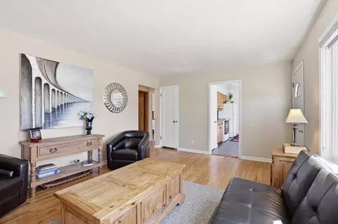 Living - 825 E 37th Ave, Spokane, WA 99203 photo 4 of 5