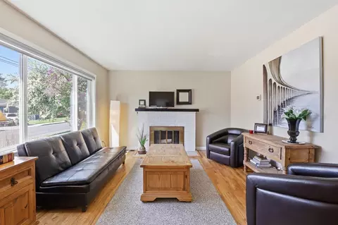 Living - 825 E 37th Ave, Spokane, WA 99203 photo 2 of 5