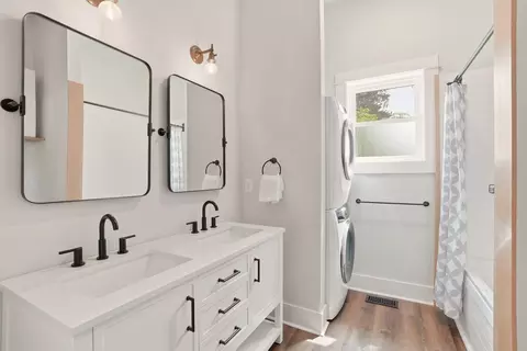Bath - 910 E 34th Ave, Spokane, WA 99203 photo 1 of 4