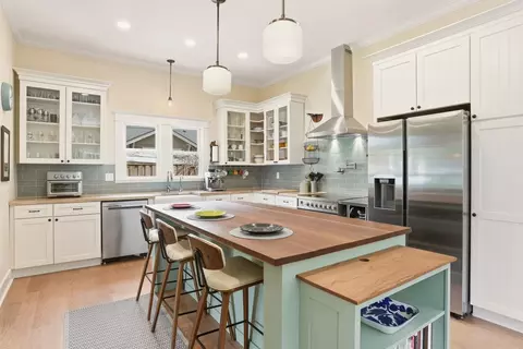Kitchen - 910 E 34th Ave, Spokane, WA 99203 photo 4 of 9