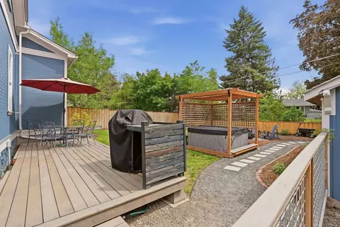 Exterior - 910 E 34th Ave, Spokane, WA 99203 photo 8 of 14