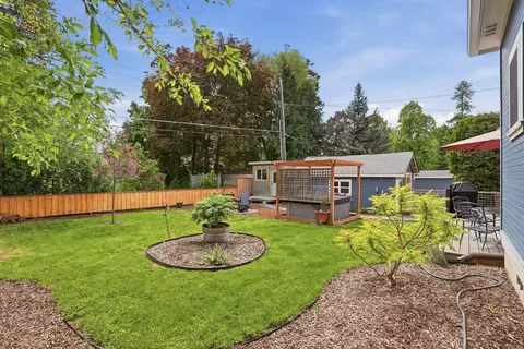 Exterior - 910 E 34th Ave, Spokane, WA 99203 photo 12 of 14