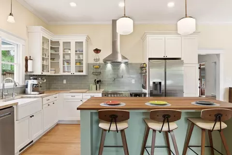 Kitchen - 910 E 34th Ave, Spokane, WA 99203 photo 5 of 9