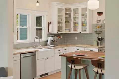 Kitchen - 910 E 34th Ave, Spokane, WA 99203 photo 9 of 9