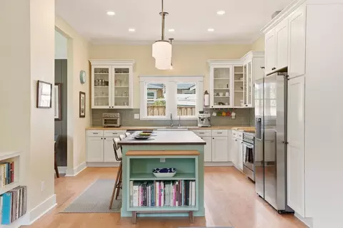 Kitchen - 910 E 34th Ave, Spokane, WA 99203 photo 3 of 9
