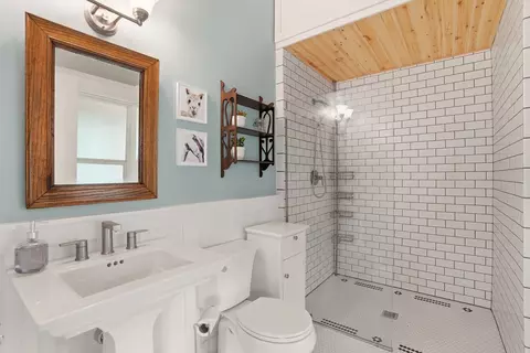 Bath - 910 E 34th Ave, Spokane, WA 99203 photo 4 of 4