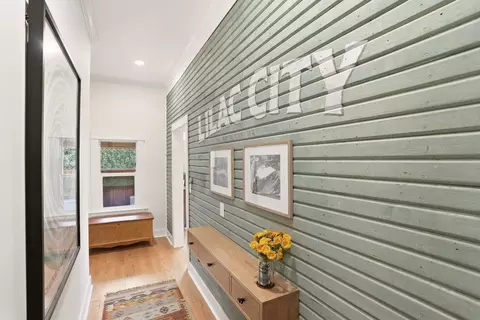 Entry Way - 910 E 34th Ave, Spokane, WA 99203 photo 2 of 2