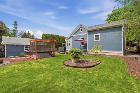 Exterior - 910 E 34th Ave, Spokane, WA 99203 photo 13 of 14
