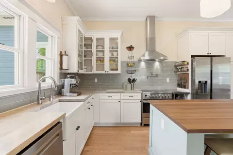 Kitchen - 910 E 34th Ave, Spokane, WA 99203 photo 6 of 9