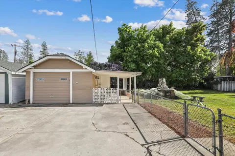 Exterior - 1032 E 33rd Ave, Spokane, WA 99203 photo 6 of 8