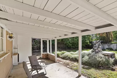 Exterior - 1032 E 33rd Ave, Spokane, WA 99203 photo 7 of 8