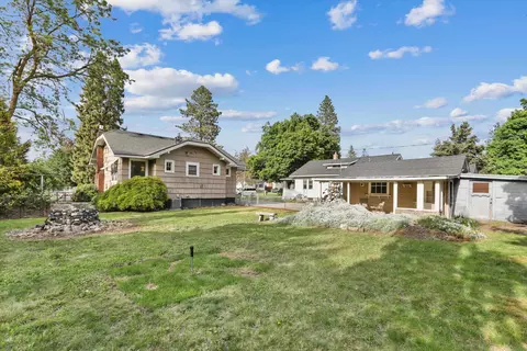 Exterior - 1032 E 33rd Ave, Spokane, WA 99203 photo 4 of 8