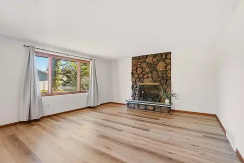 Living - 11119 E 26th Ave, Spokane Valley, WA 99206 photo 2 of 8