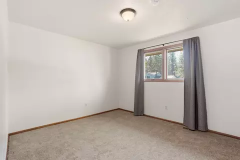Bedroom - 11119 E 26th Ave, Spokane Valley, WA 99206 photo 4 of 6
