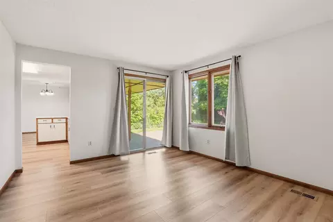Living - 11119 E 26th Ave, Spokane Valley, WA 99206 photo 6 of 8