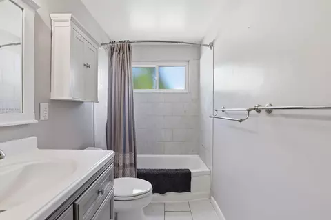Bath - 725 E Dalke Ave, Spokane, WA 99208 photo 2 of 4